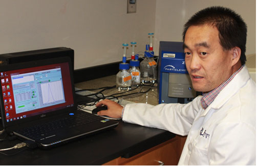 Dr Yutao Liu from Augusta University with his Particle Metrix ZetaView system