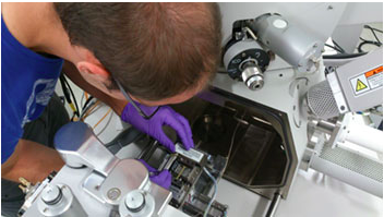 A student at University of Manchester mounts the Deben Microtest stage in a FEI Quanta 650 SEM