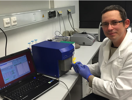 Jochen Dindorf with his Zetaview particle characterization system from Particle Metrix