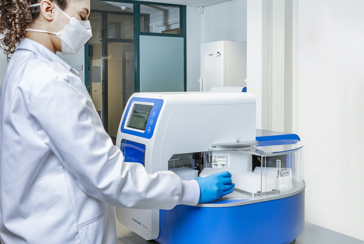 molgen-showcases-automated-high-throughput-laboratory